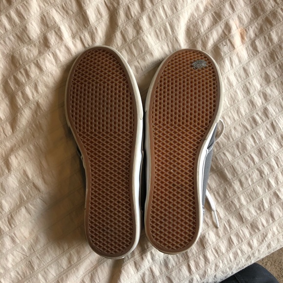 VANS - Picture 3 of 4